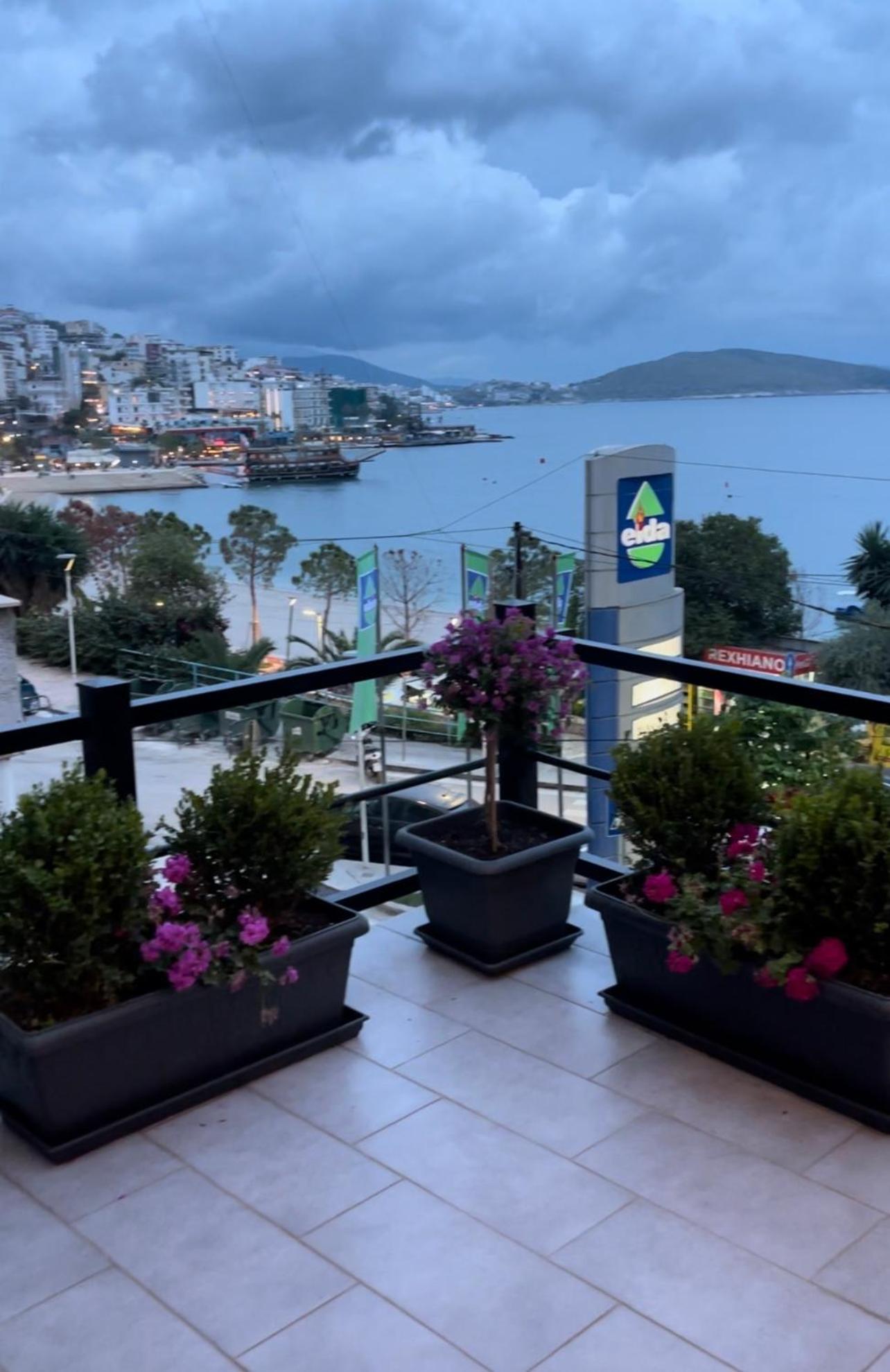 Aries Apartments Sarandë Exteriér fotografie