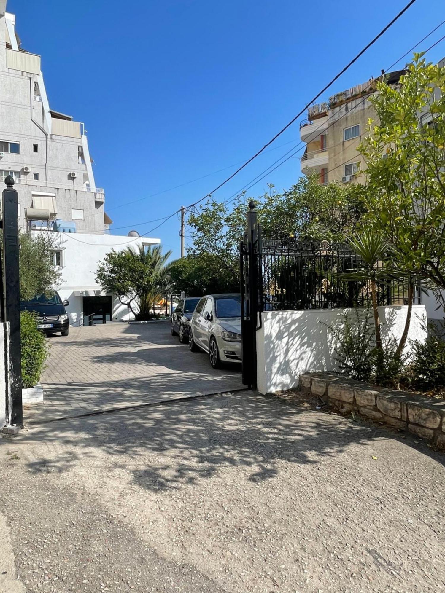 Aries Apartments Sarandë Exteriér fotografie