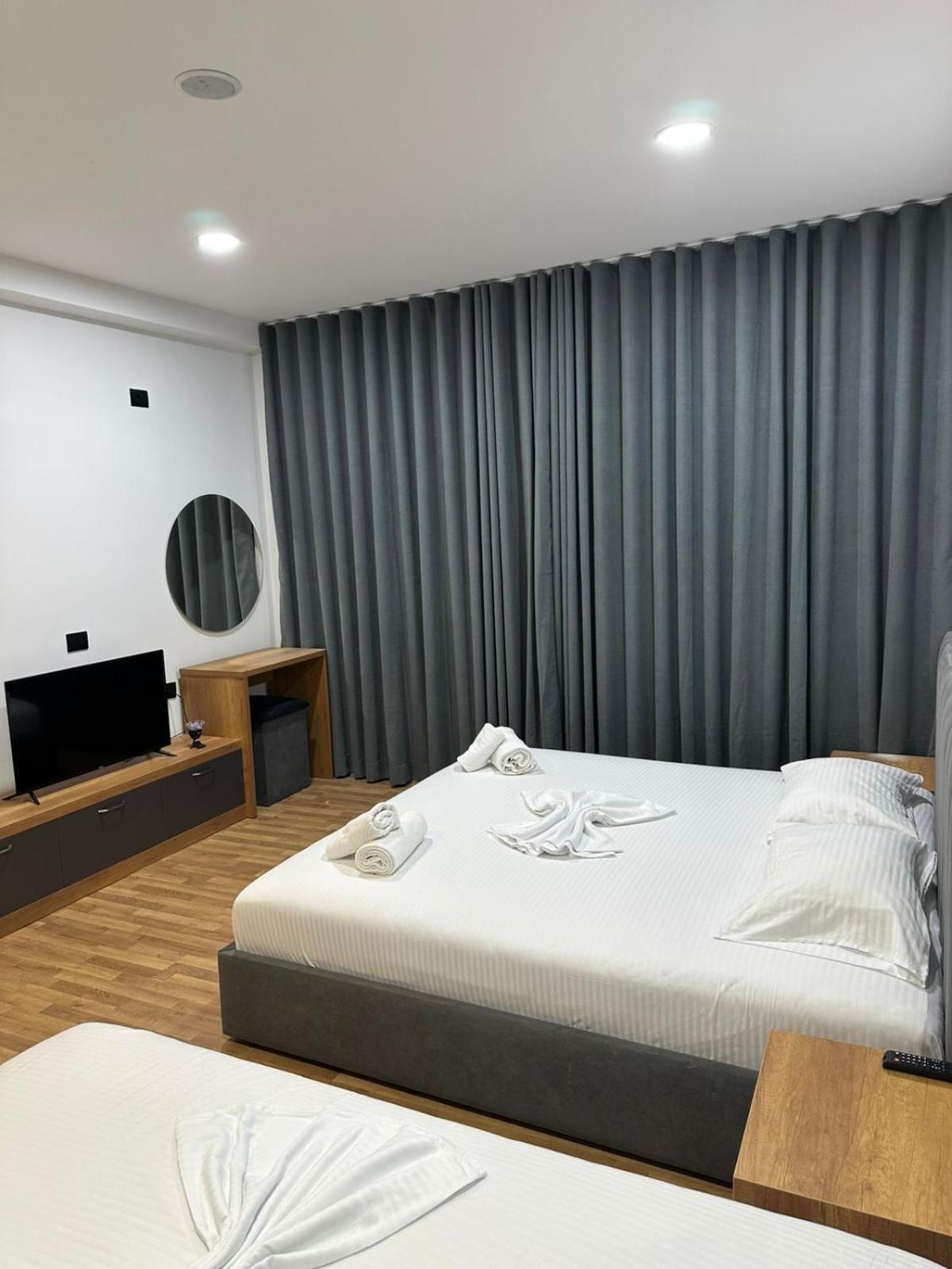 Aries Apartments Sarandë Exteriér fotografie