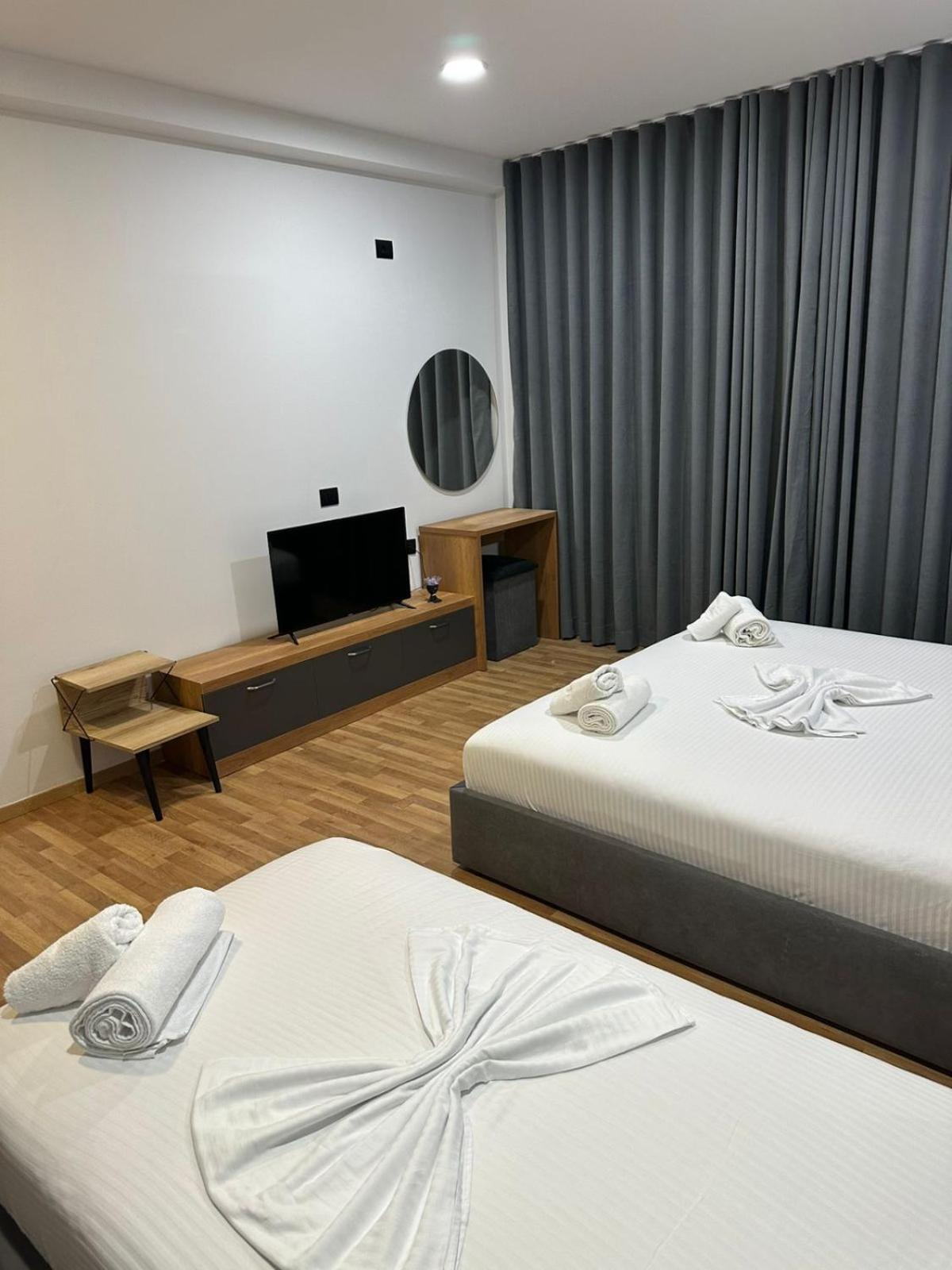 Aries Apartments Sarandë Exteriér fotografie